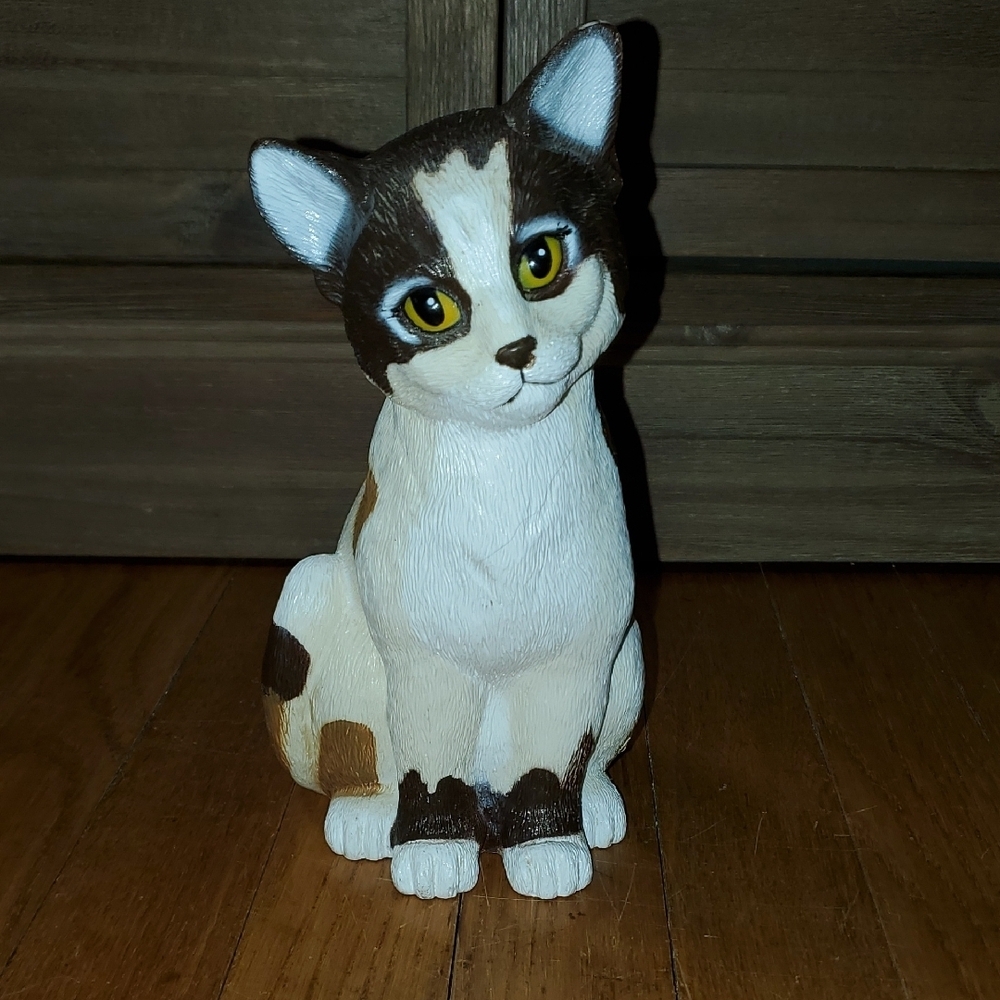 Artline Plastic Calico Cat Figurine 1993